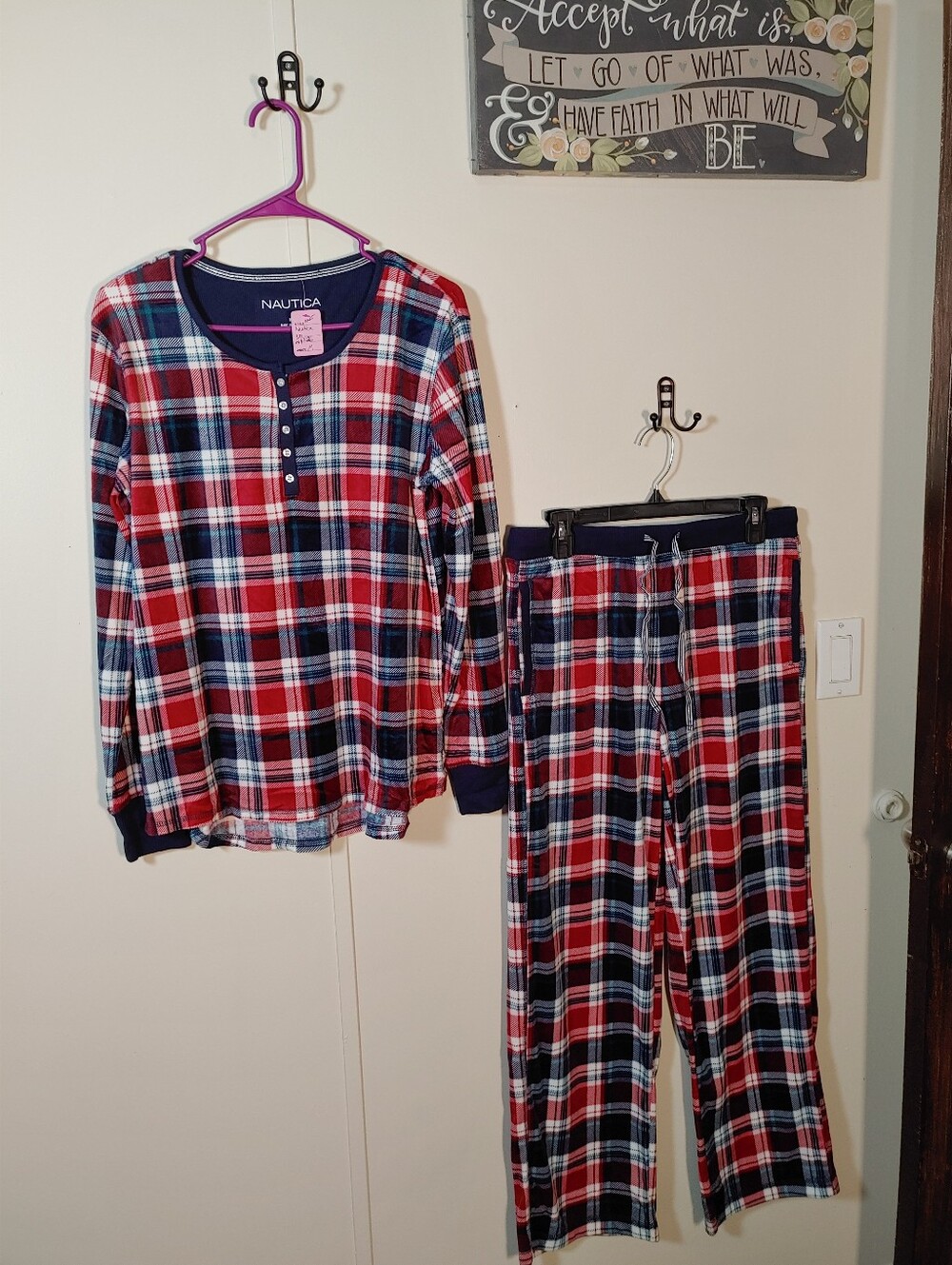 NWOT Nautica Medium Red And Green Plaid Super Soft Long Sleeve Pajama Set